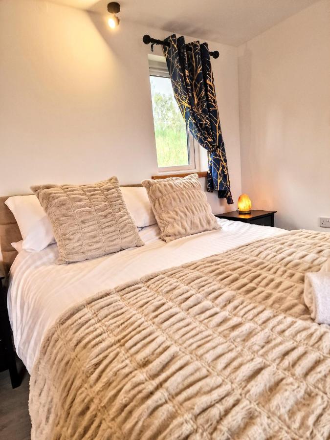 Kaoglen Lodge - Fawn Pod - Hot Tub - Dogs - Pitlochry - Luxury Blairgowrie and Rattray Bagian luar foto