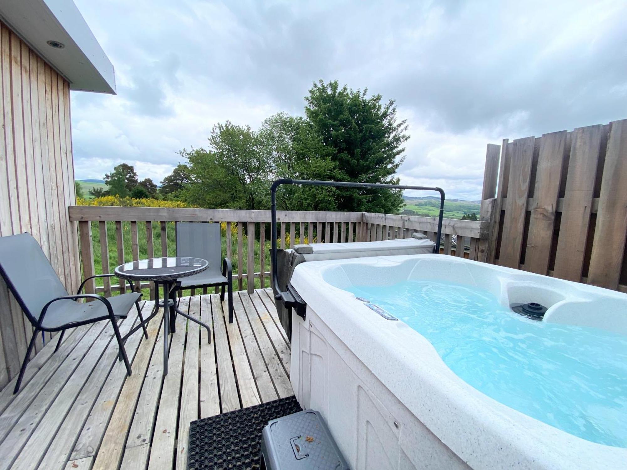 Kaoglen Lodge - Fawn Pod - Hot Tub - Dogs - Pitlochry - Luxury Blairgowrie and Rattray Bagian luar foto